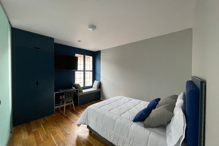Room 10 of 50