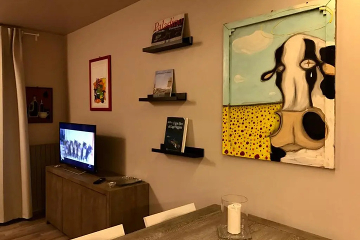 Room 2 of 14