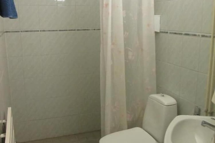 Room 17 of 28