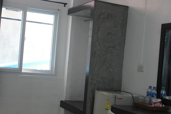 Room 12 of 41