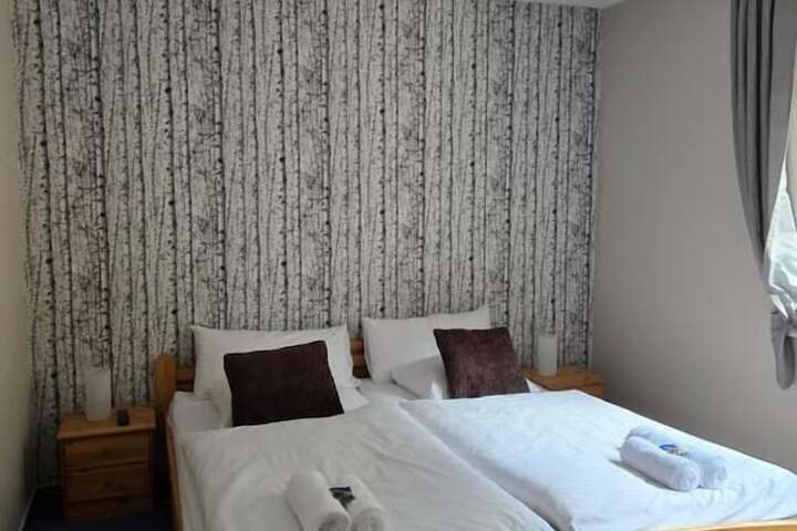 Room 6 of 43