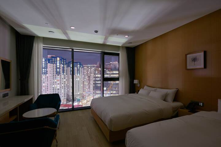 Room 9 of 46