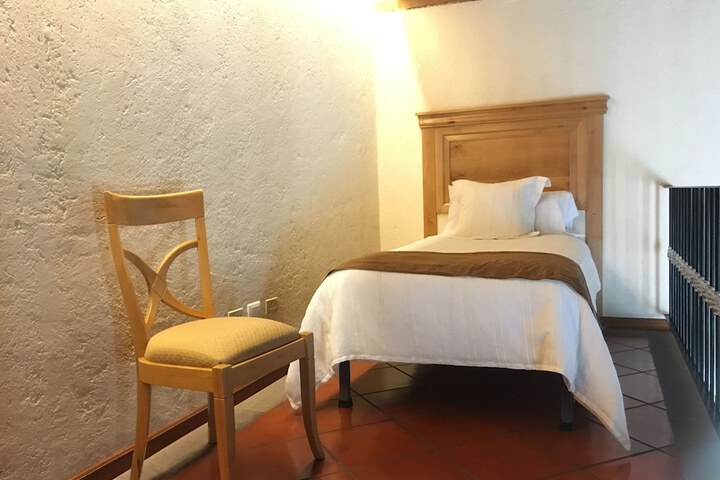 Room 12 of 87