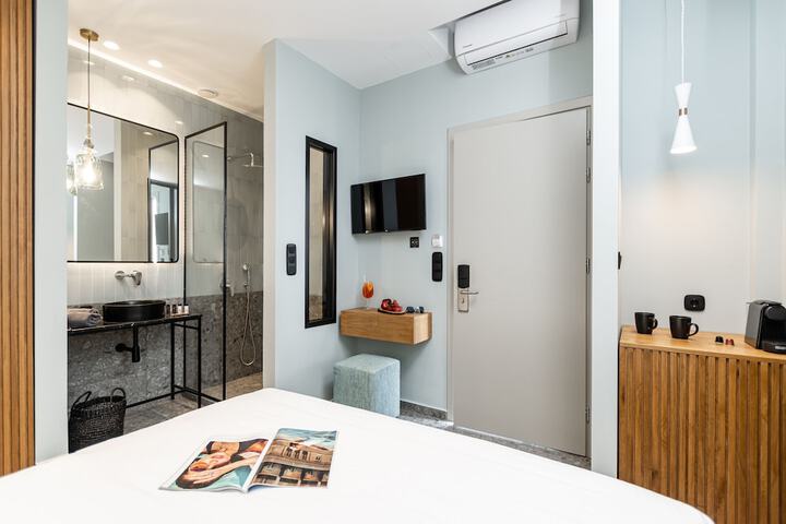 Room 63 of 199