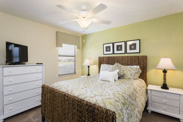 Room 32 of 84