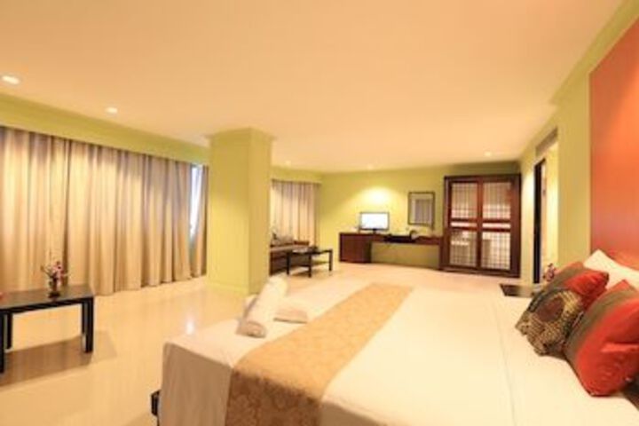 Room 40 of 103