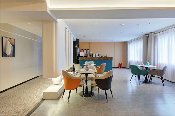 Hotel Interior 4 of 36