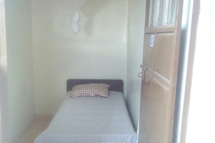 Room 4 of 7