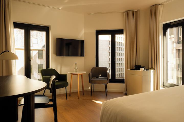 Room 13 of 61