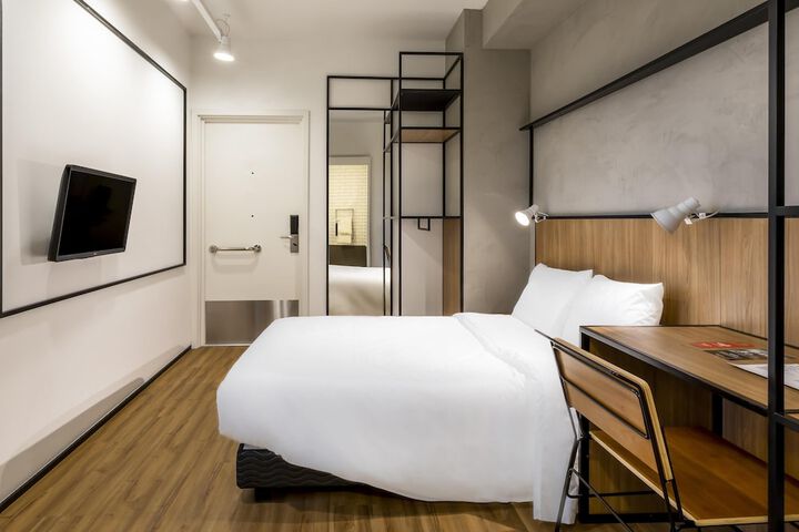 Room 3 of 42
