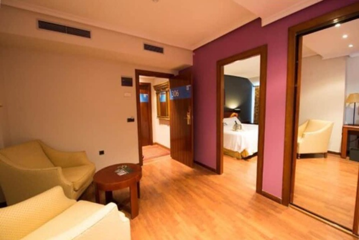 Room 19 of 68