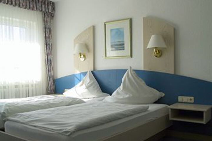 Room 9 of 29