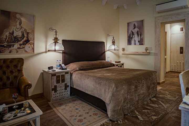 Room 14 of 91