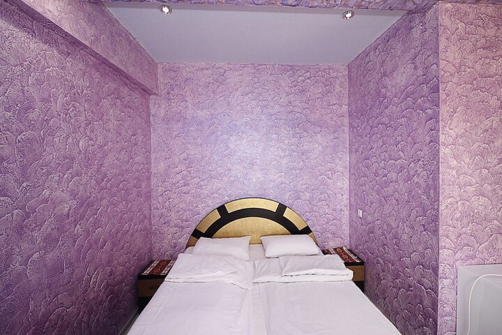 Room 6 of 45