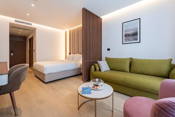 Room 77 of 211