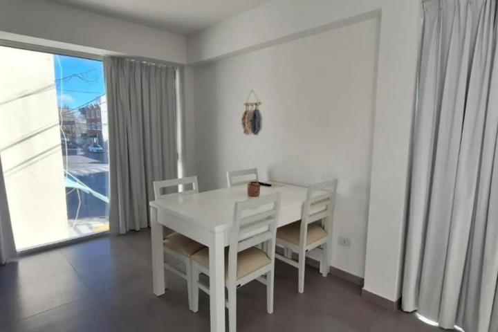 Room 4 of 8