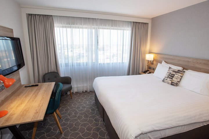 Room 22 of 210