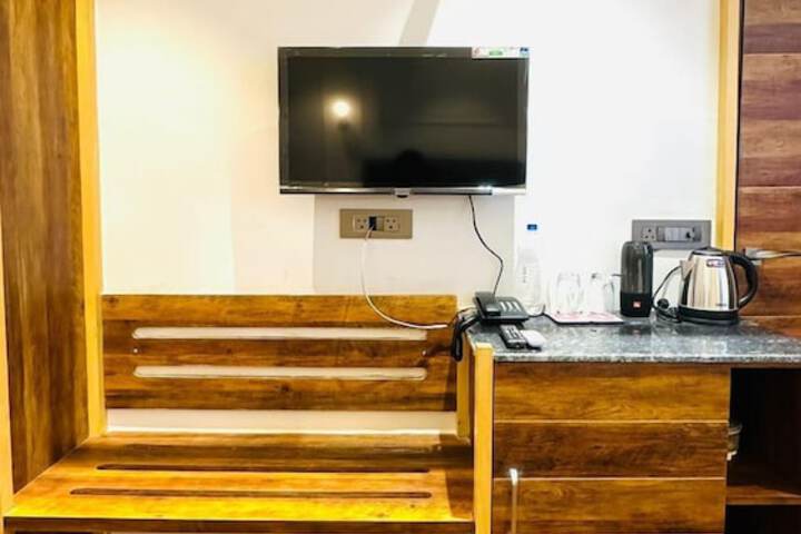 Room 9 of 20