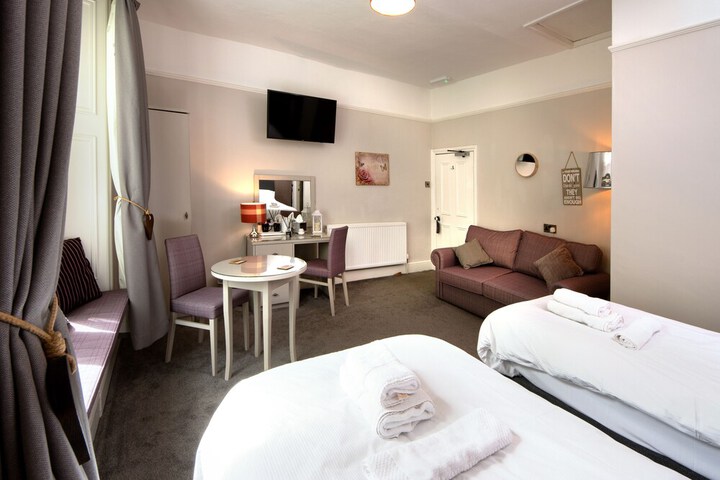 Room 7 of 46