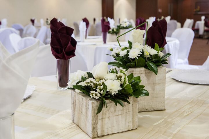 Ballroom/Hall 48 of 70