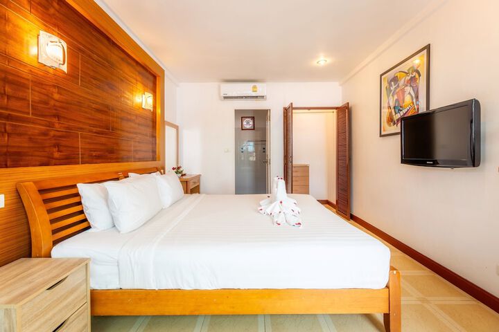 Room 15 of 48