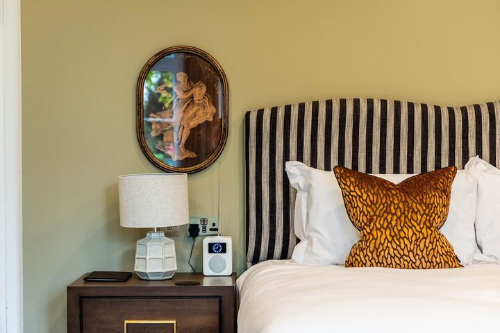 Room 28 of 190