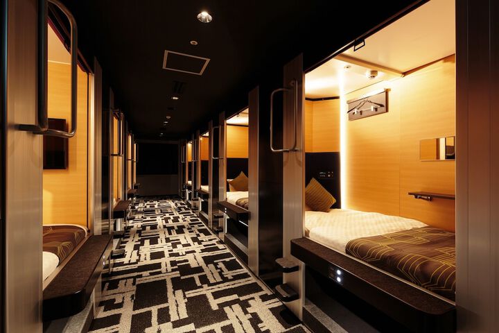 Room 10 of 25