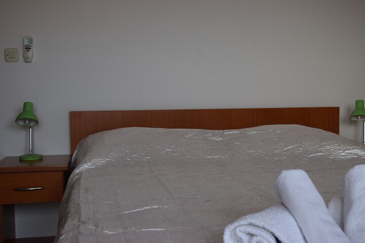 Room 7 of 33