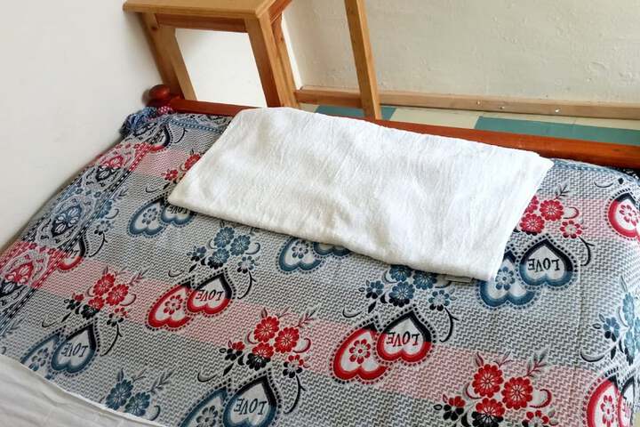 Room 4 of 13