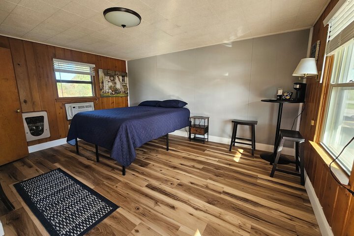 Room 5 of 12