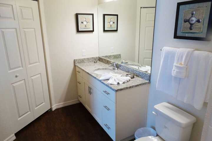 Room 10 of 26
