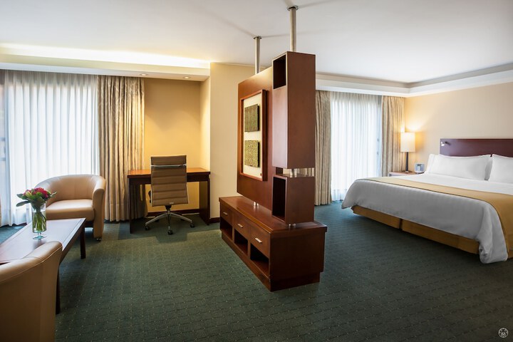 Room 5 of 88