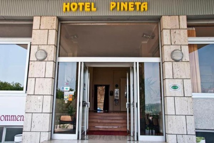 Hotel 53 of 57