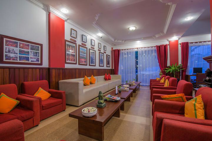 Hotel Lobby
