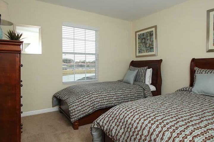 Room 5 of 19