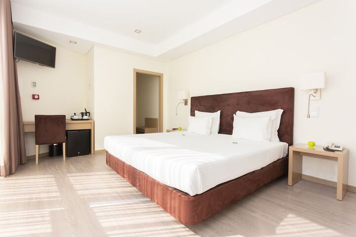 Room 3 of 52