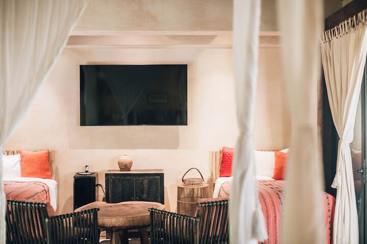 Room 42 of 161