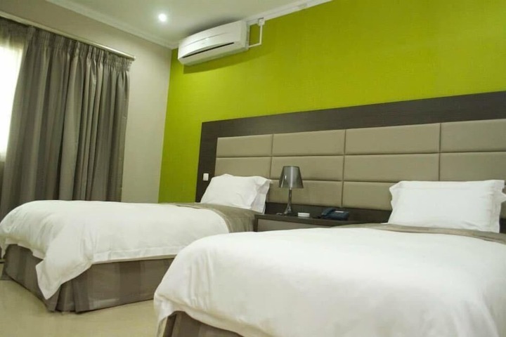 Room 11 of 24