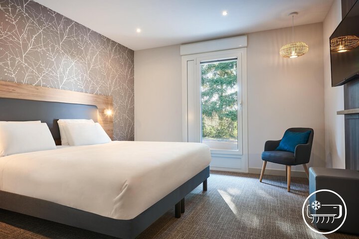 Room 10 of 80
