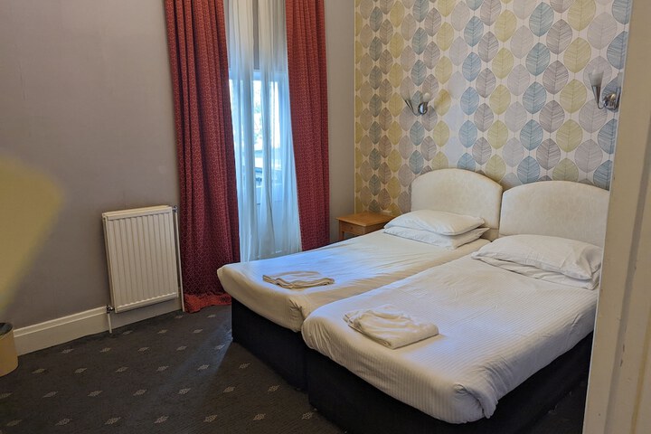 Room 47 of 118