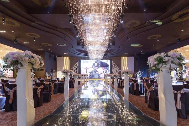 Indoor wedding