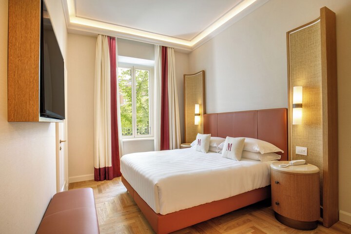 Room 12 of 42