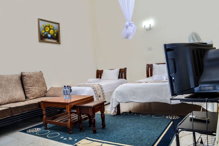 Room 5 of 10