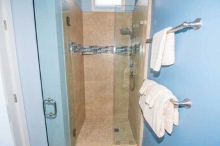 Room 10 of 68