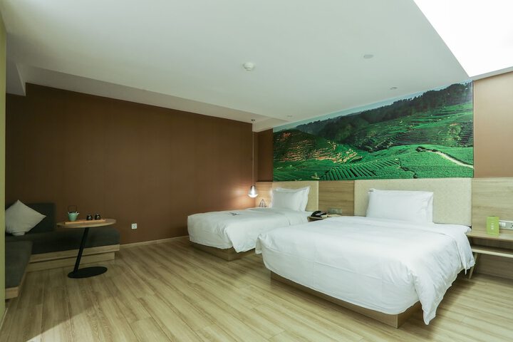 Room 25 of 60