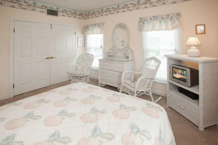 Room 5 of 19