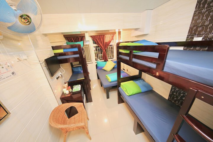 Room 42 of 119