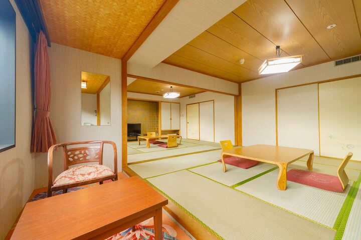 Room 53 of 190