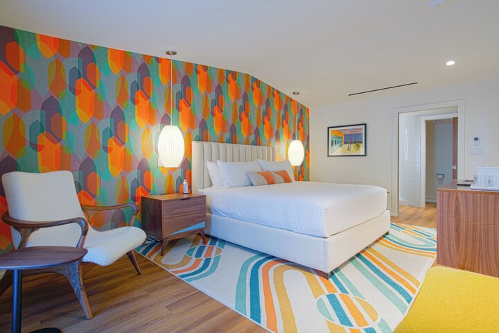 Room 2 of 28