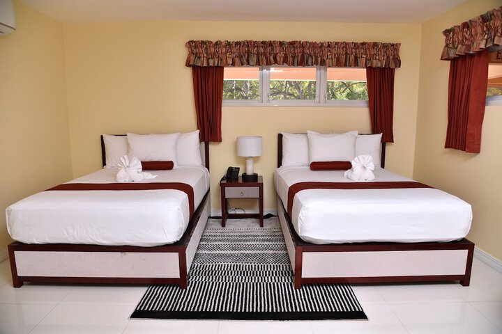 Room 32 of 85